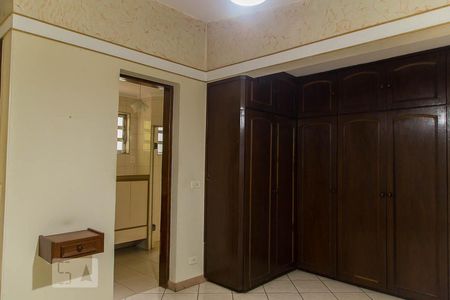 Casa à venda com 144m², 4 quartos e 2 vagasSuíte