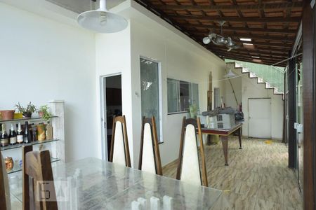Casa à venda com 504m², 6 quartos e 2 vagasVaranda Fundos