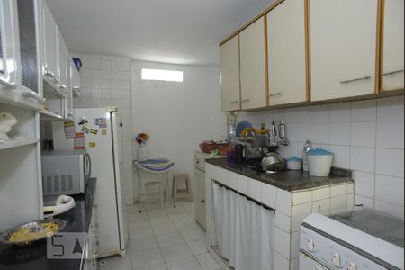 Casa à venda com 504m², 6 quartos e 2 vagasCozinha da casa de Hospede