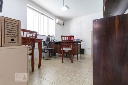 Casa para alugar com 281m², 3 quartos e 4 vagasEscritório