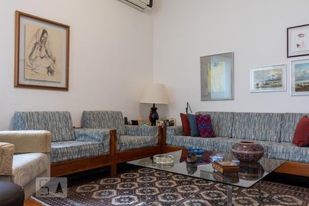 Casa para alugar com 281m², 3 quartos e 4 vagasSala de Estar