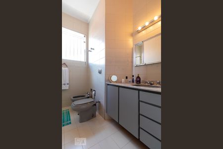 Casa para alugar com 281m², 3 quartos e 4 vagasBanheiro