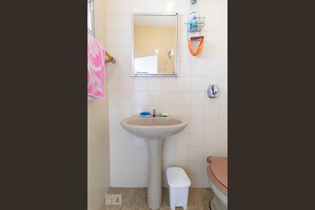 Casa para alugar com 281m², 3 quartos e 4 vagasBanheiro de Serviço