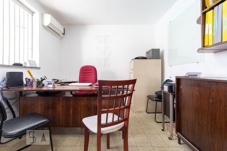 Casa para alugar com 281m², 3 quartos e 4 vagasEscritório