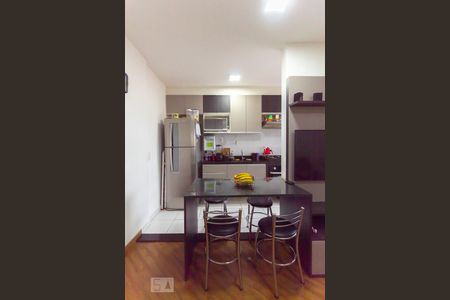 Apartamento à venda com 54m², 2 quartos e 1 vaga Apartamento à venda com 54m², 2 quartos e 1 vagaCozinha e Área de Serviço