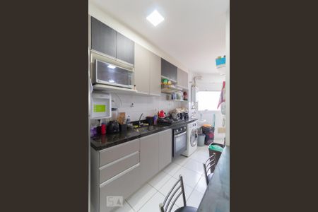 Apartamento à venda com 54m², 2 quartos e 1 vaga Apartamento à venda com 54m², 2 quartos e 1 vagaCozinha e Área de Serviço