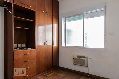 Quarto de apartamento para alugar com 3 quartos, 178m² em Gonzaga, Santos