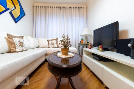 Sala de apartamento para alugar com 3 quartos, 72m² em Parque Imperial, São Paulo