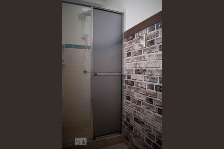 Banheiro de apartamento para alugar com 1 quarto, 55m² em Menino Deus, Porto Alegre