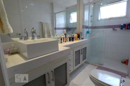 Apartamento à venda com 208m², 4 quartos e 4 vagasQuarto 2 - suite