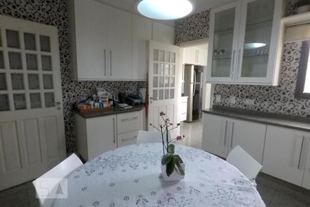 Apartamento à venda com 208m², 4 quartos e 4 vagasCopa