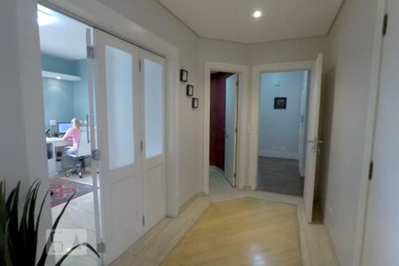 Apartamento à venda com 208m², 4 quartos e 4 vagasCorredor