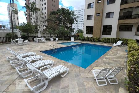 Apartamento à venda com 208m², 4 quartos e 4 vagasÁrea comum - Piscina