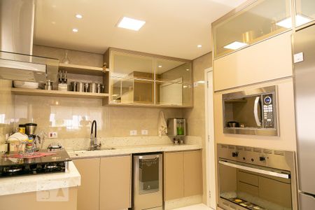 Apartamento para alugar com 108m², 3 quartos e 2 vagas Apartamento para alugar com 108m², 3 quartos e 2 vagasCozinha