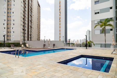 Apartamento para alugar com 108m², 3 quartos e 2 vagas Apartamento para alugar com 108m², 3 quartos e 2 vagasÁrea comum - Piscina