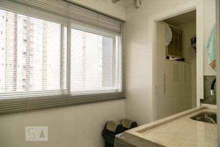 Apartamento para alugar com 108m², 3 quartos e 2 vagas Apartamento para alugar com 108m², 3 quartos e 2 vagasLavanderia
