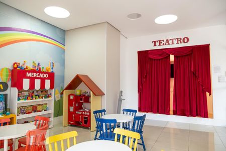 Apartamento para alugar com 108m², 3 quartos e 2 vagas Apartamento para alugar com 108m², 3 quartos e 2 vagasÁrea comum - Brinquedoteca