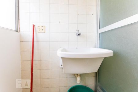Apartamento para alugar com 70m², 3 quartos e 1 vagaÁrea de Serviço