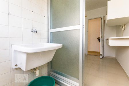 Apartamento para alugar com 70m², 3 quartos e 1 vagaÁrea de Serviço