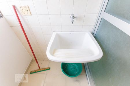 Apartamento para alugar com 70m², 3 quartos e 1 vagaÁrea de Serviço