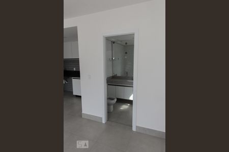 Banheiro de kitnet/studio para alugar com 1 quarto, 42m² em Lourdes, Belo Horizonte