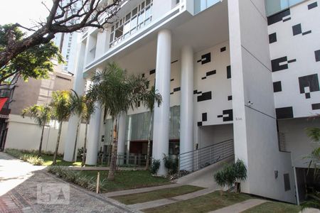 Studio para alugar com 42m², 1 quarto e 1 vaga Studio para alugar com 42m², 1 quarto e 1 vagaFachada