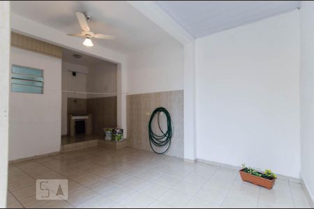 Casa à venda com 250m², 4 quartos e 2 vagasÁrea de Serviço 2