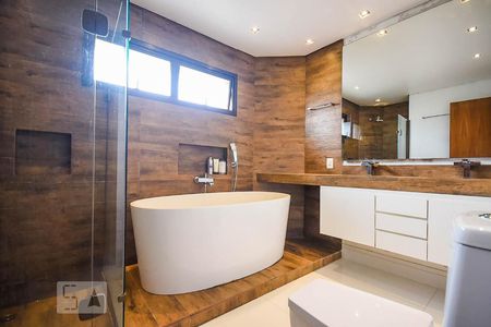 Apartamento à venda com 487m², 3 quartos e 4 vagasBanheiro suíte 3