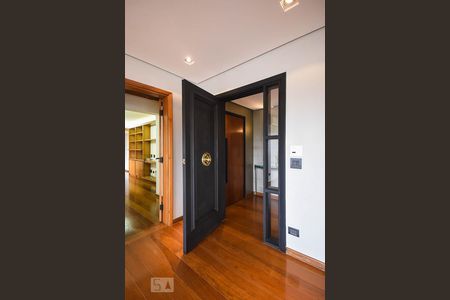 Hall de entrada de apartamento à venda com 3 quartos, 487m² em Jardim Vitória Régia (zona Norte), São Paulo