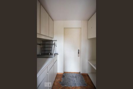 Apartamento à venda com 487m², 3 quartos e 4 vagasCozinha de apoio da cobertura