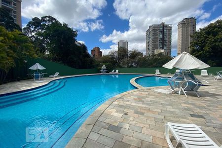 Apartamento à venda com 300m², 4 quartos e 4 vagasÁrea comum - Piscina