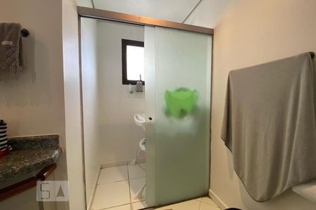 Apartamento à venda com 300m², 4 quartos e 4 vagasBanheiro da Suíte 4