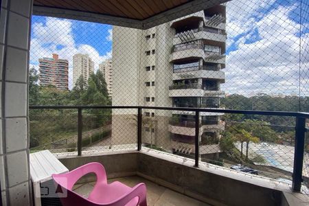 Apartamento à venda com 300m², 4 quartos e 4 vagasSuíte 3 - Sacada