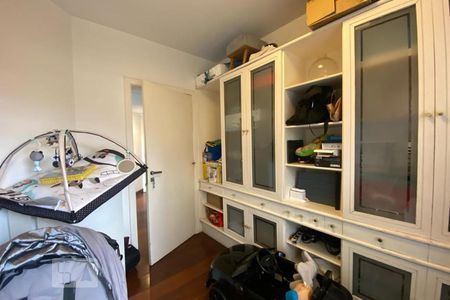 Apartamento à venda com 300m², 4 quartos e 4 vagasEscritório