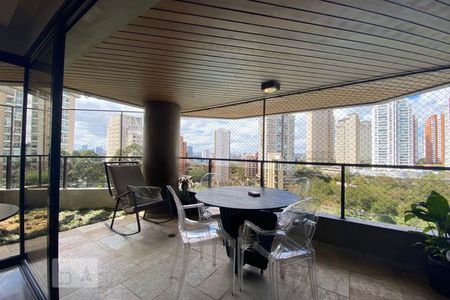 Apartamento à venda com 300m², 4 quartos e 4 vagasSacada