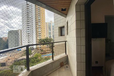 Apartamento à venda com 300m², 4 quartos e 4 vagasSuíte 3 - Sacada