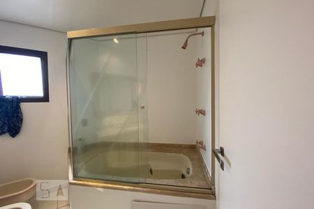 Apartamento à venda com 300m², 4 quartos e 4 vagasBanheiro da Suíte 2