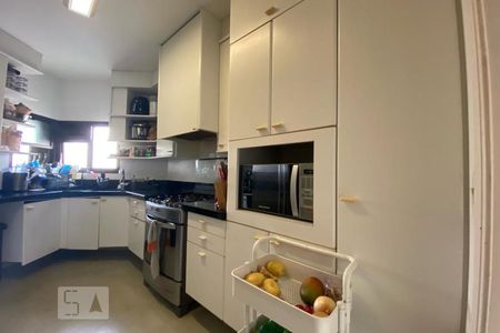 Apartamento à venda com 300m², 4 quartos e 4 vagasCozinha