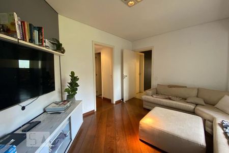 Apartamento à venda com 300m², 4 quartos e 4 vagasSala de TV