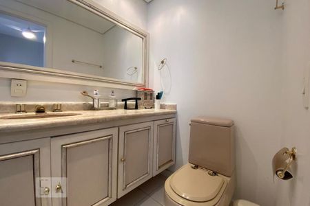 Apartamento à venda com 300m², 4 quartos e 4 vagasBanheiro da Suíte 3