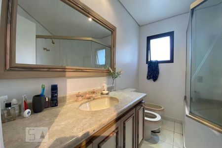 Apartamento à venda com 300m², 4 quartos e 4 vagasBanheiro da Suíte 2