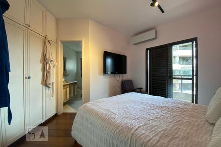 Apartamento à venda com 300m², 4 quartos e 4 vagasSuíte 2