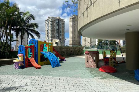 Apartamento à venda com 300m², 4 quartos e 4 vagasÁrea Comum - Playground