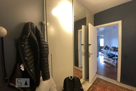 Apartamento à venda com 300m², 4 quartos e 4 vagasSuíte 1 - Armários
