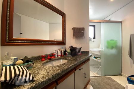 Apartamento à venda com 300m², 4 quartos e 4 vagasBanheiro da Suíte 4