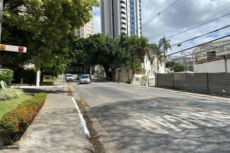 Apartamento à venda com 300m², 4 quartos e 4 vagasVista da Rua