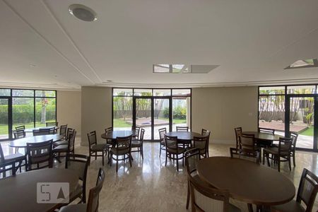 Apartamento à venda com 300m², 4 quartos e 4 vagasÁrea comum - Salão de festas