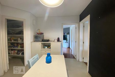 Apartamento à venda com 300m², 4 quartos e 4 vagasCopa