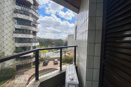 Apartamento à venda com 300m², 4 quartos e 4 vagasSuíte 1 - Sacada