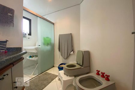 Apartamento à venda com 300m², 4 quartos e 4 vagasBanheiro da Suíte 4